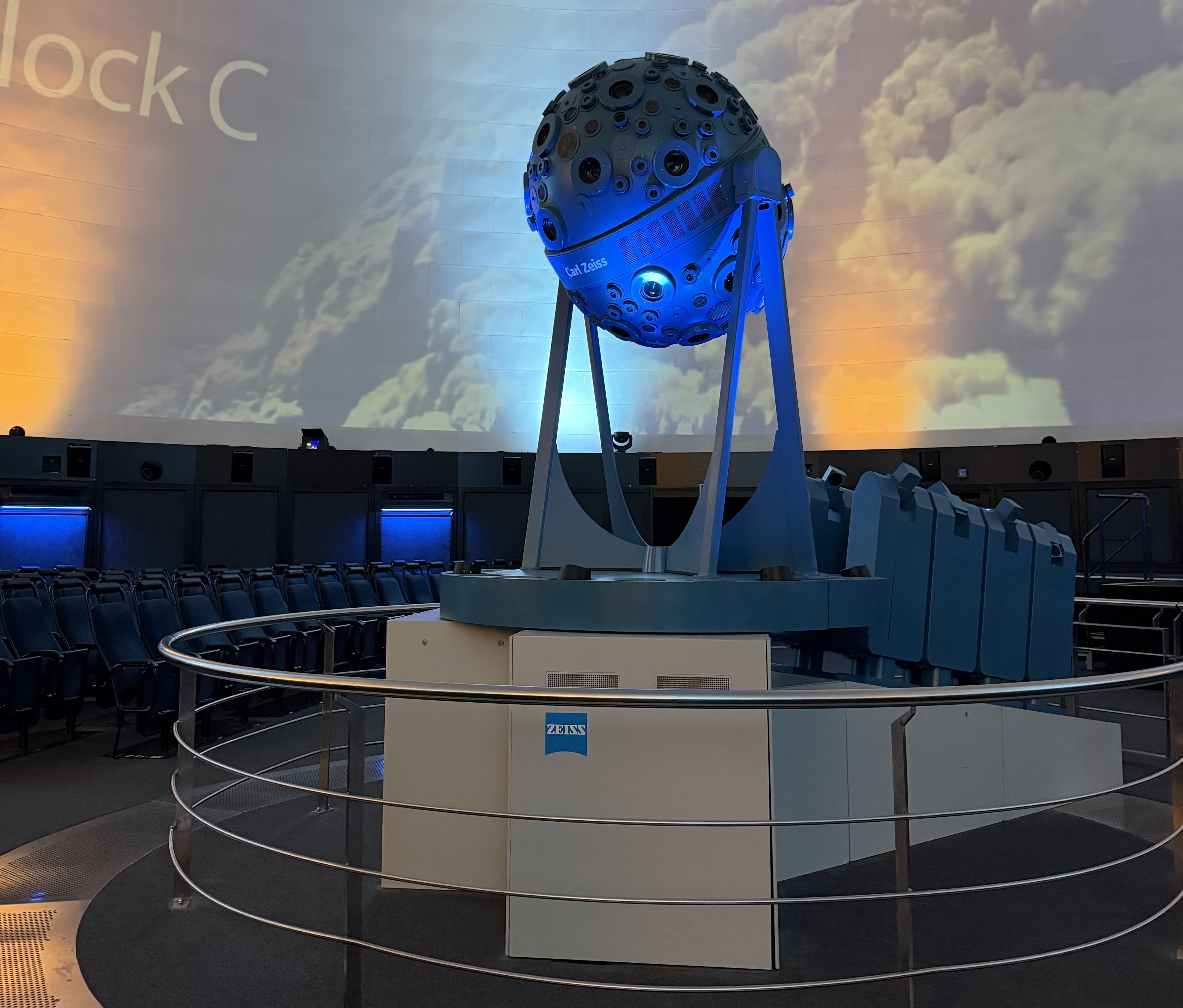 Zeiss-Planetarium Jena��UNIVERSARIUM